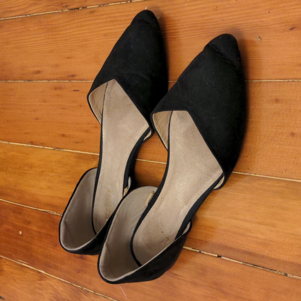 Old Navy Black Pointed Toe Flats